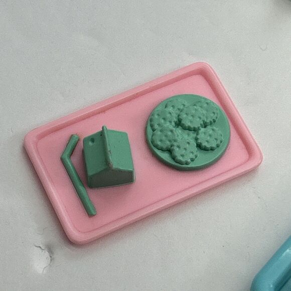 Barbie Replacement Accessories Food Trays Burgers Steak Spatula LOT OF 7 School - Picture 4 of 6